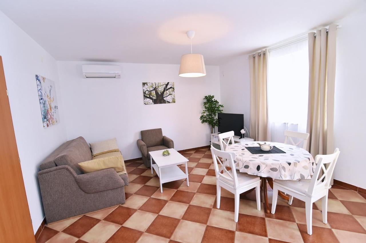 Apartments Luni 巴斯卡 外观 照片
