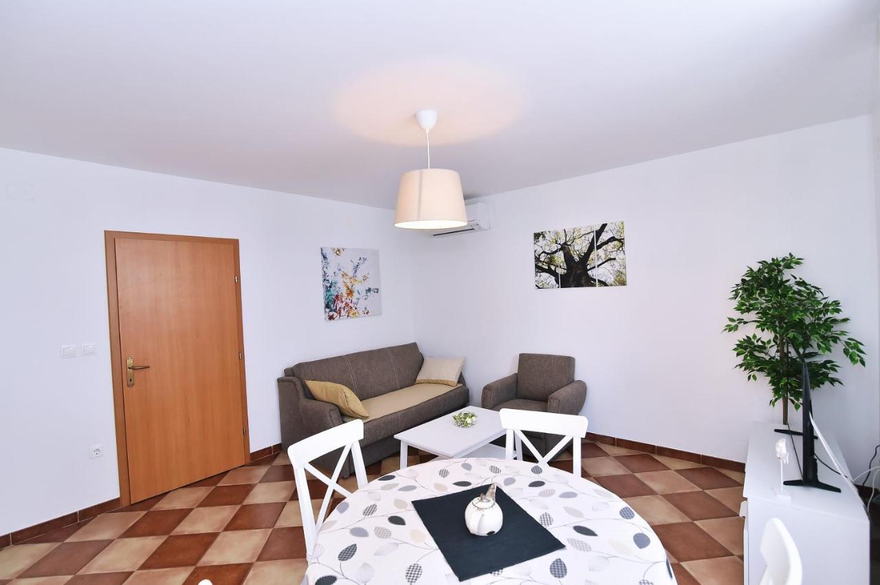 Apartments Luni 巴斯卡 外观 照片