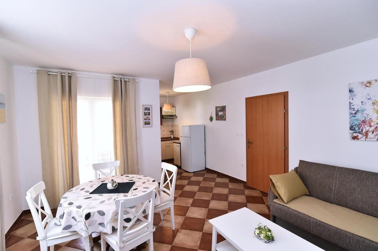 Apartments Luni 巴斯卡 外观 照片