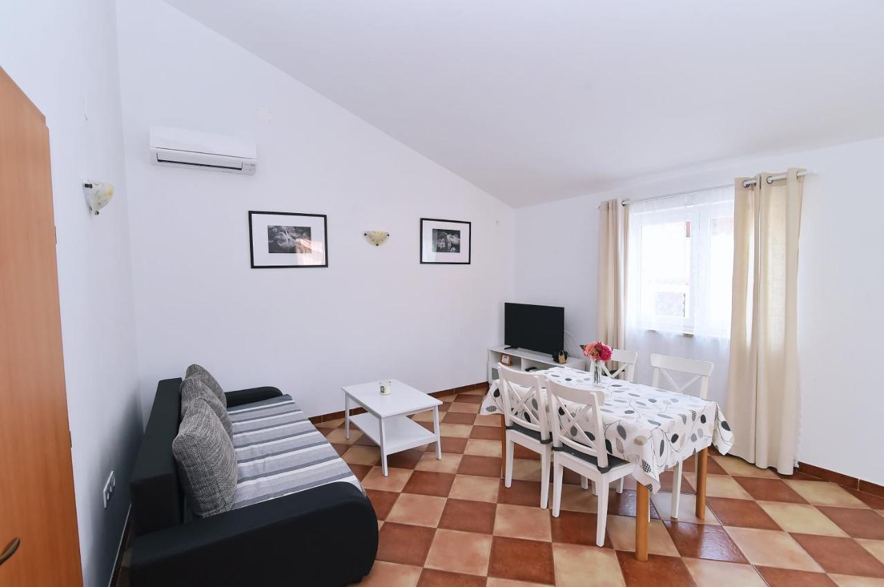 Apartments Luni 巴斯卡 外观 照片